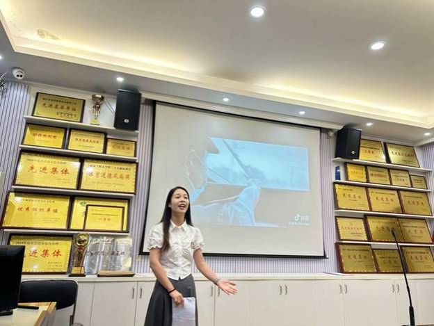 ˵��: DCD9EF83-FF74-426A-901E-963A1E557FE3_big