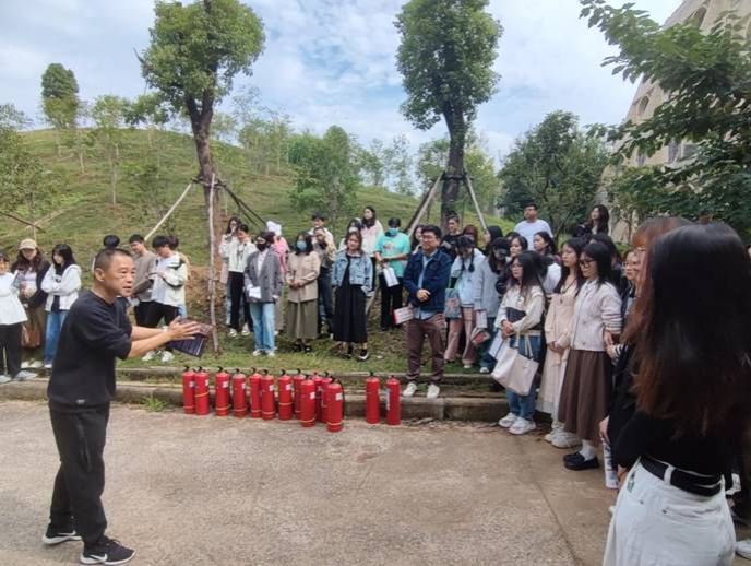 ˵��: 55bd7799c22b620857f63cd1d80c81a